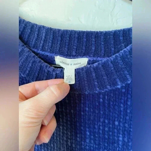 Urban Outfitters Silence + Noise Blue Chenille Cropped Sweater Blue size small - Picture 2 of 4